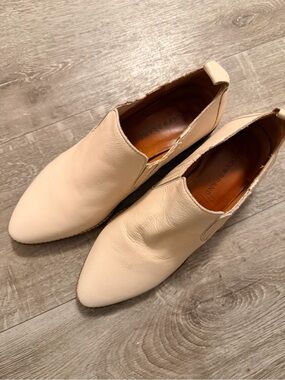 Lucky Brand Cream Slip-On Leather Ankle Shoes